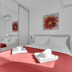 Апартаменти Sea View Dammi With Free Parking
