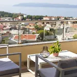 Sea View Dammi With Free Parking Апартаменти