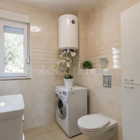 Sea View Dammi With Free Parking Apartman Makarska