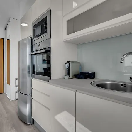 Sea View Dammi With Free Parking *