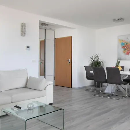 Sea View Dammi With Free Parking