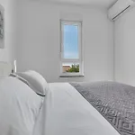 Sea View Dammi With Free Parking Apartment Makarska