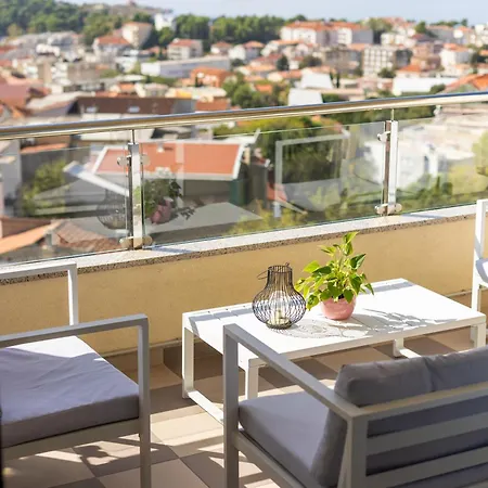 Sea View Dammi With Free Parking Апартаменти