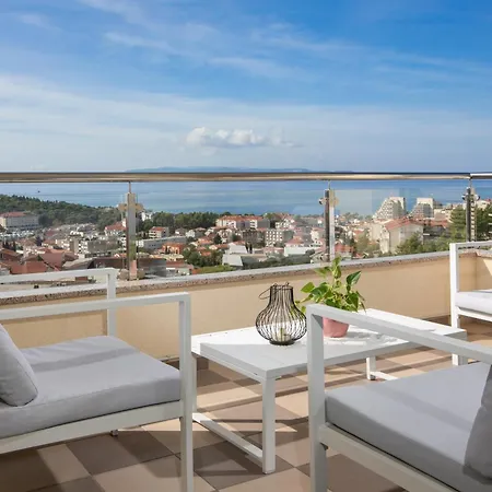 Sea View Dammi With Free Parking Апартаменти Макарська