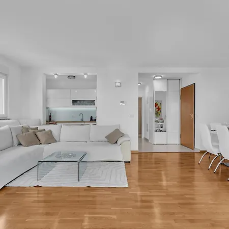 Sea View Dammi With Free Parking Apartment *