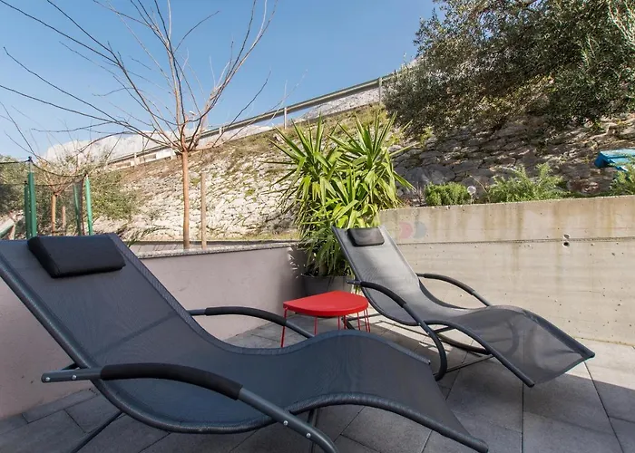 Sea View Dammi With Free Parking Apartment