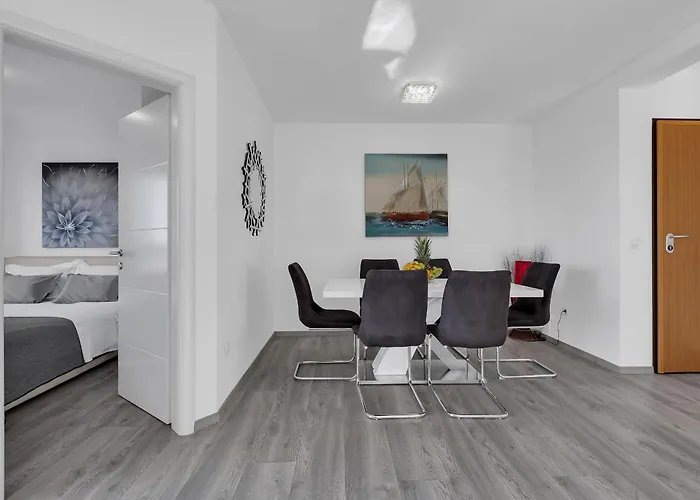 Sea View Dammi With Free Parking Appartement *