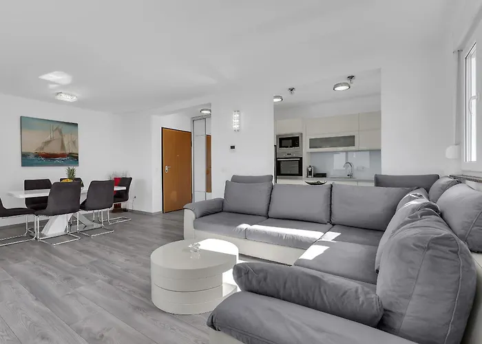 Sea View Dammi With Free Parking Apartment *