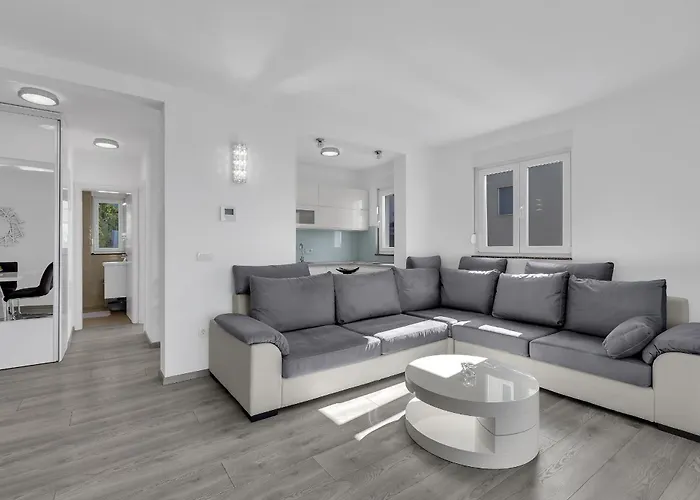 Sea View Dammi With Free Parking Apartment *