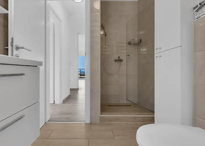 Sea View Dammi With Free Parking