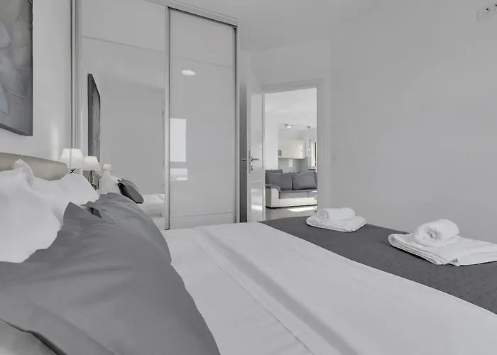 Sea View Dammi With Free Parking