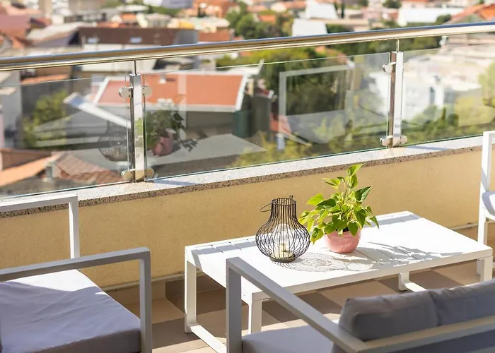 Sea View Dammi With Free Parking Апартаменти