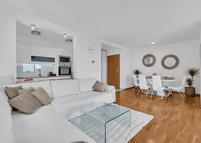 Sea View Dammi With Free Parking *