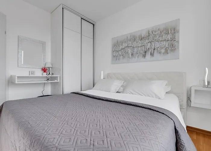 Sea View Dammi With Free Parking *