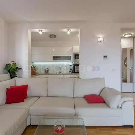 Sea View Dammi With Free Parking *