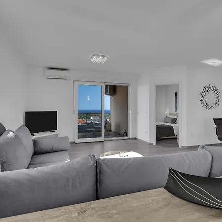 Sea View Dammi With Free Parking