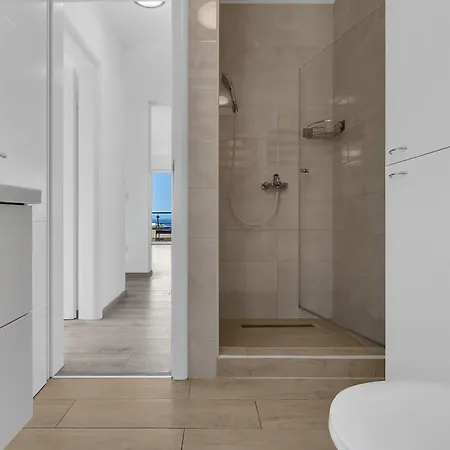 Sea View Dammi With Free Parking