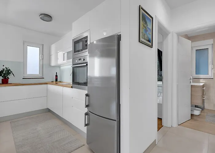 Sea View Dammi With Free Parking